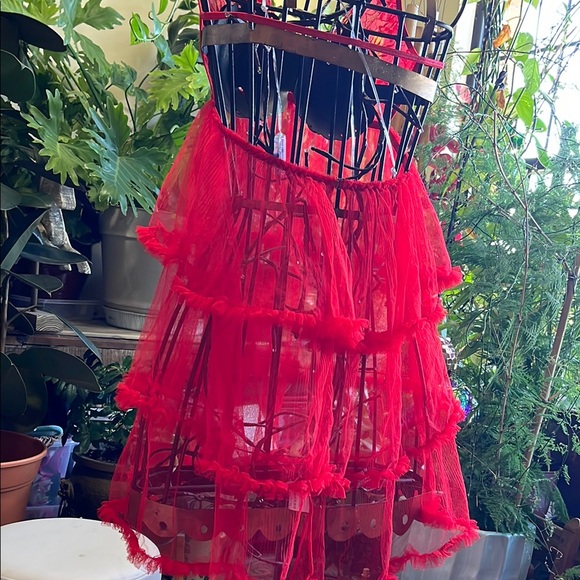 Red Lace Lingerie Set with Sheer Robe. - Picture 4 of 6